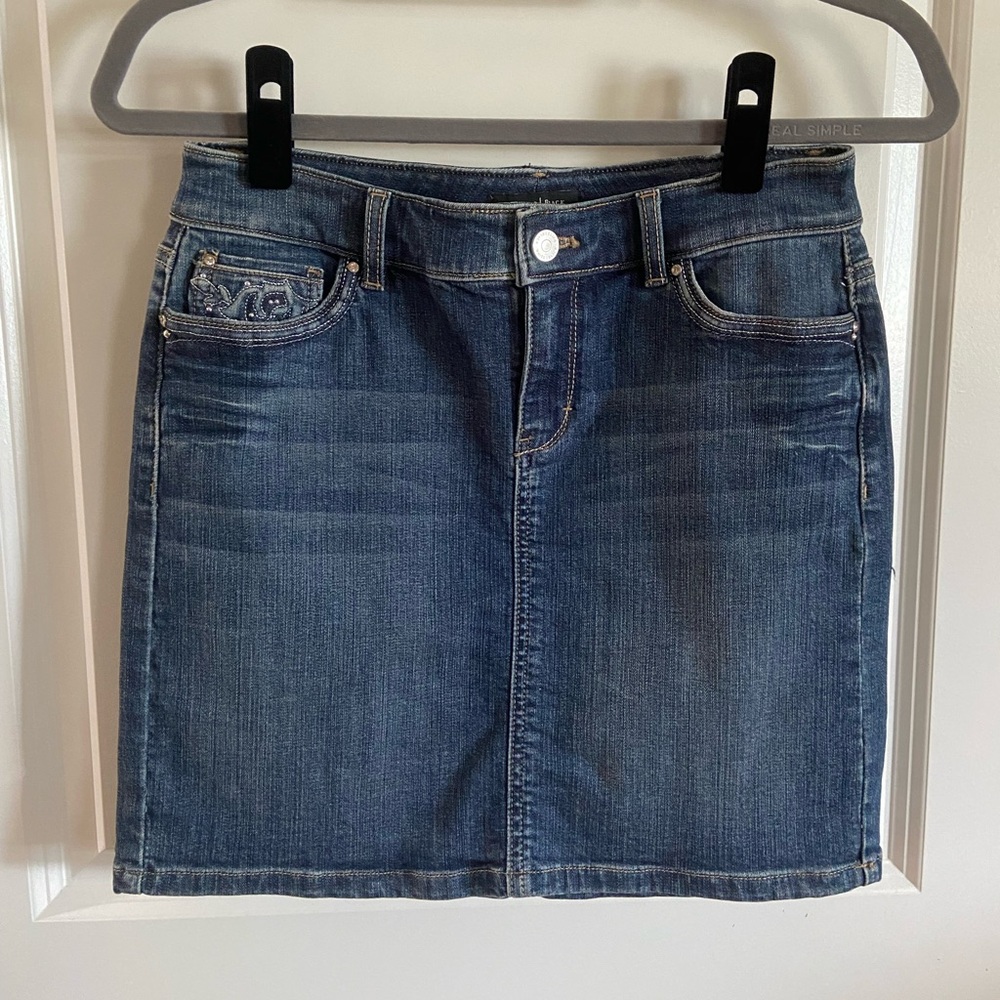 White House Black Market adorable denim skirt